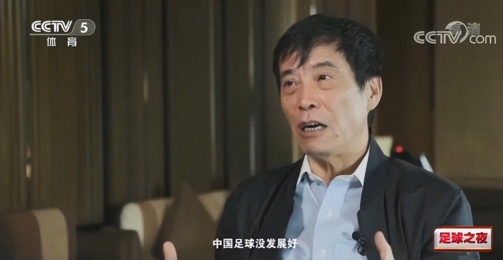 文章写道：TA了解到，滕哈赫的帅位几乎没有什么危险——不仅是因为财务限制、缺乏明显/优秀的可用球员，拉特克利夫即将到来的投资也意味着荷兰人将继续担任主帅，至少目前是这样。